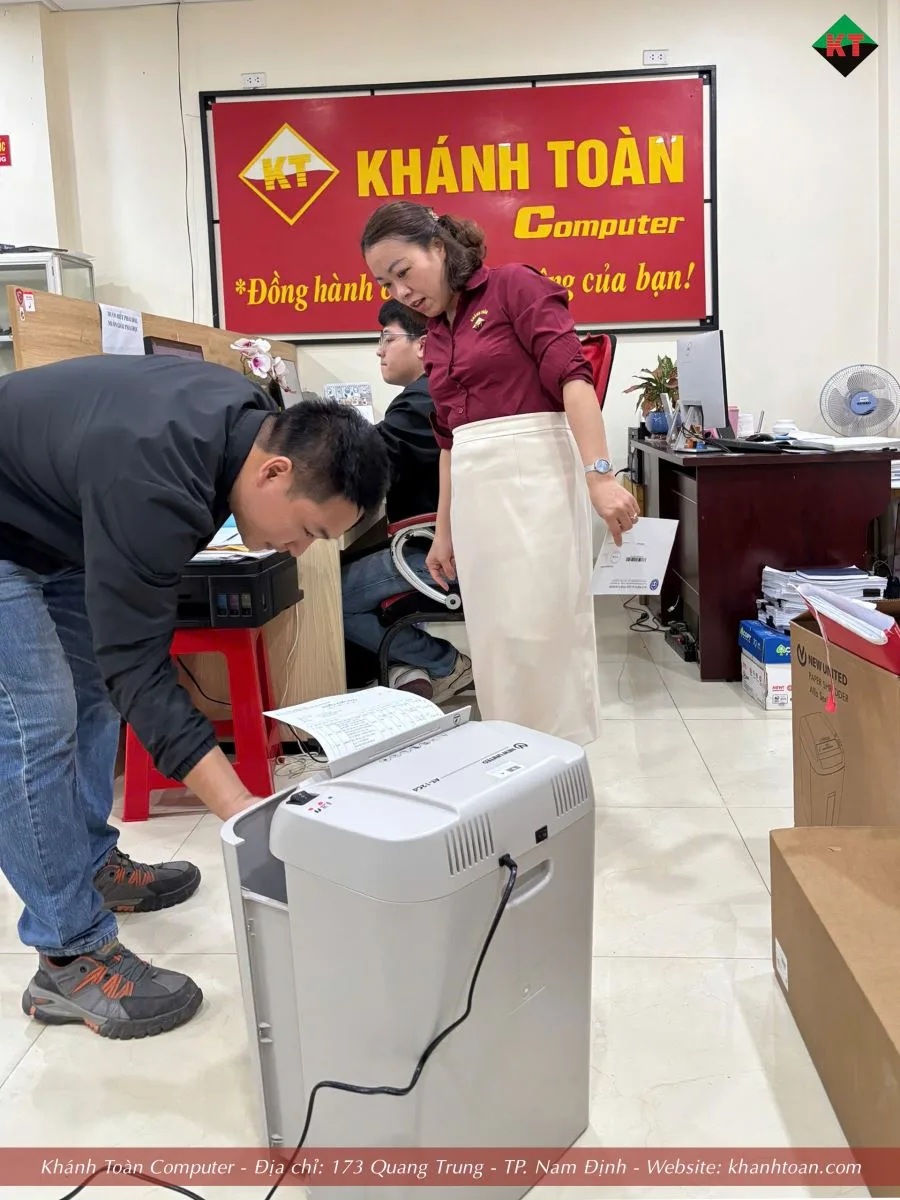 Máy hủy tài liệu New United AT-12CD (Hủy giấy A4/A5 | Huỷ Đĩa CD | Huỷ thẻ)