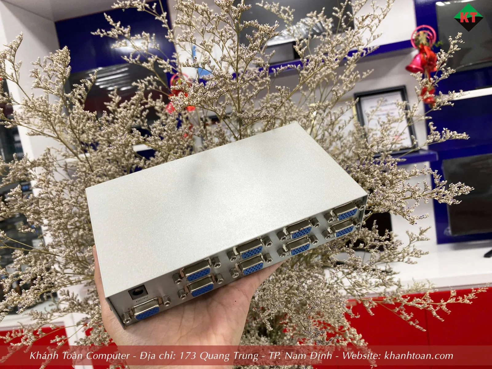 Bộ chia VGA 1 ra 8 ( kèm nguồn )