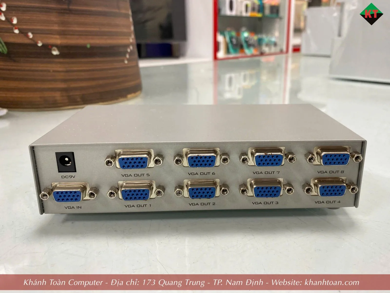 Bộ chia VGA 1 ra 8 ( kèm nguồn )