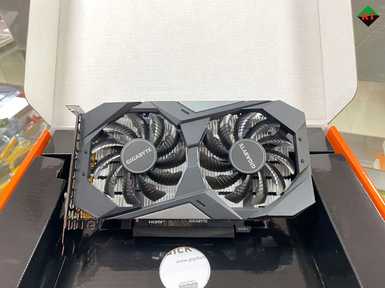 Card màn hình Gigabyte RTX 3050 WINFORCE OC-6G ( Cạc đồ hoạ GV-N3050WF2OC -6GD )