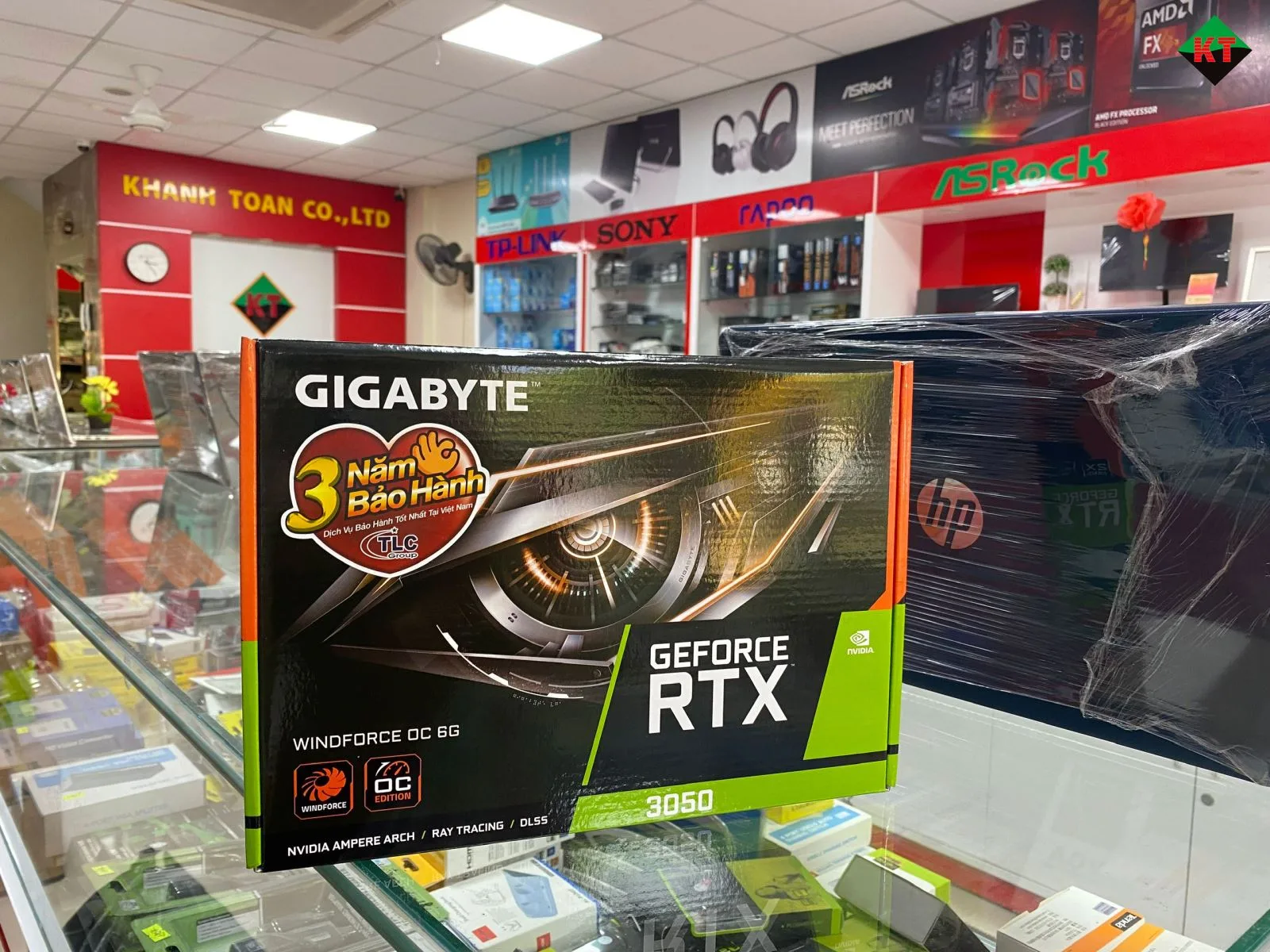 Card màn hình Gigabyte RTX 3050 WINFORCE OC-6G ( Cạc đồ hoạ GV-N3050WF2OC -6GD )