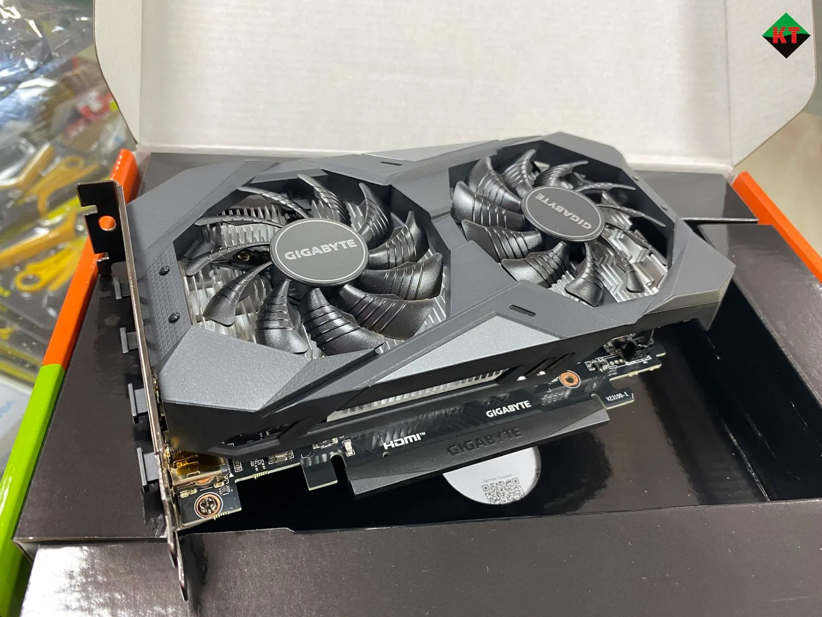 Card màn hình Gigabyte RTX 3050 WINFORCE OC-6G ( Cạc đồ hoạ GV-N3050WF2OC -6GD )