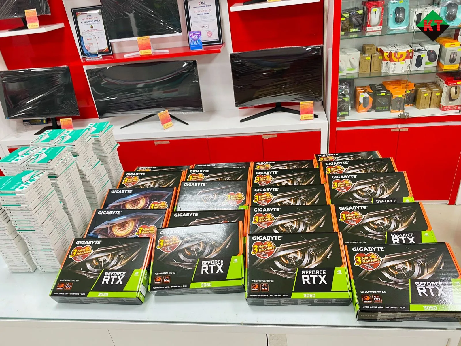 Card màn hình Gigabyte RTX 3050 WINFORCE OC-6G ( Cạc đồ hoạ GV-N3050WF2OC -6GD )